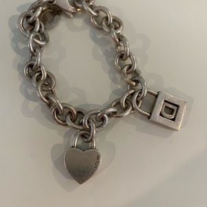 💯 Authentic Tiffany & Co. Mom charm bracelet